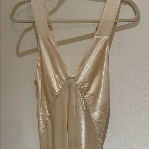 Shona Joy Cream Lounge Plunged Slip Dress - Picture 4 of 4